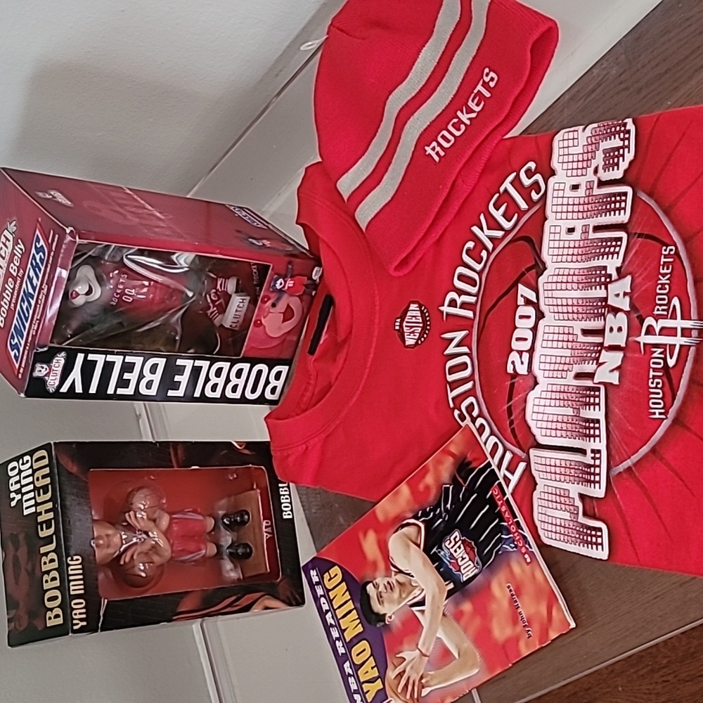 Houston Rockets Bundle '07 Tee, Cap, Yao Ming Booklet, Two Bobbleheads